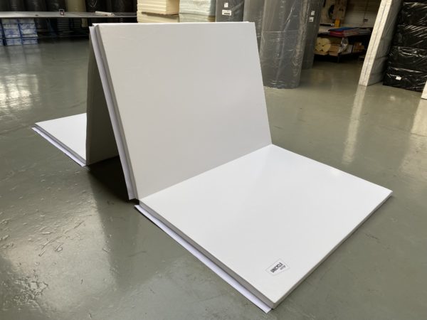 Folding mats lenght 6m x 2m x 5,5cm thick  WHITE PE 28kg/m3 - Image 2